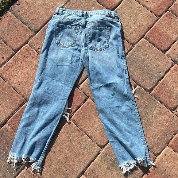 Free People - Ripped Jeans - Cropped Baggy LIKE NEW - Size 26 - Picture 5 of 5